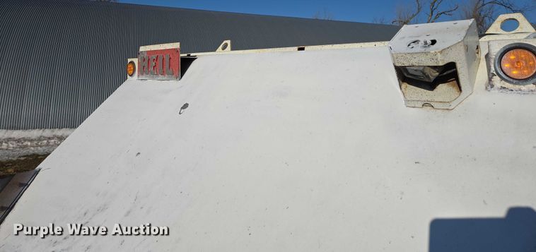 image for item EB1328 2010 Peterbilt 320 refuse truck