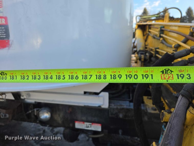 image for item EB1328 2010 Peterbilt 320 refuse truck