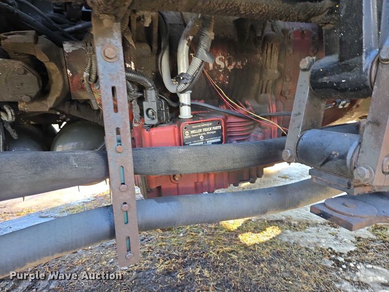 image for item EB1328 2010 Peterbilt 320 refuse truck