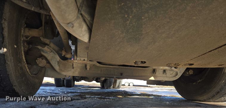 image for item EB1328 2010 Peterbilt 320 refuse truck