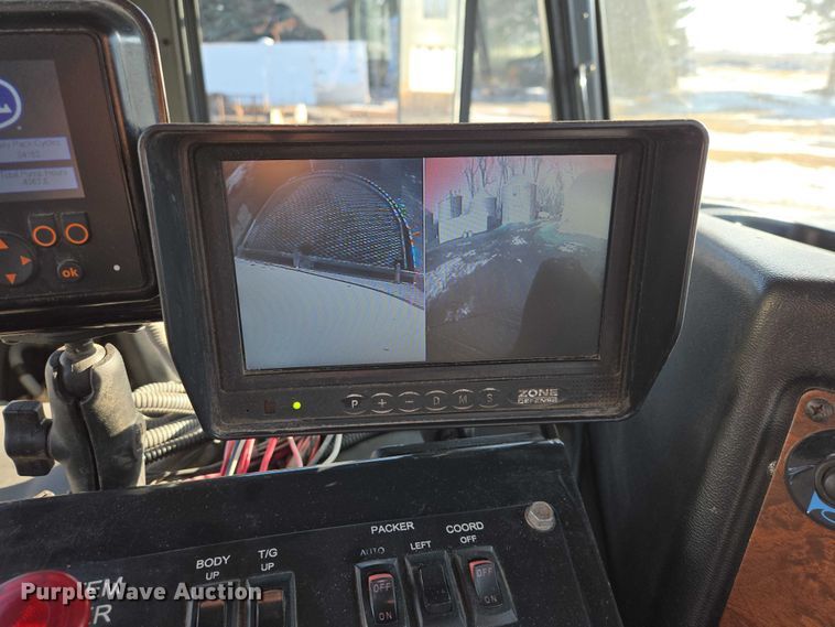 image for item EB1328 2010 Peterbilt 320 refuse truck