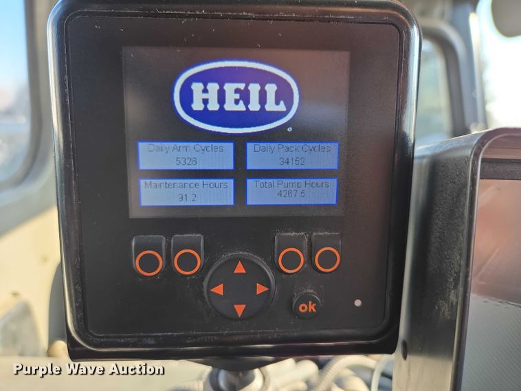 image for item EB1328 2010 Peterbilt 320 refuse truck