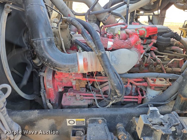 image for item EB1328 2010 Peterbilt 320 refuse truck