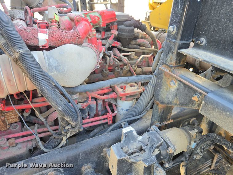 image for item EB1328 2010 Peterbilt 320 refuse truck