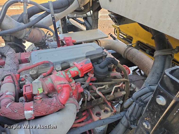 image for item EB1328 2010 Peterbilt 320 refuse truck