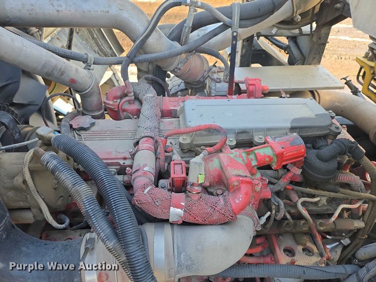 image for item EB1328 2010 Peterbilt 320 refuse truck