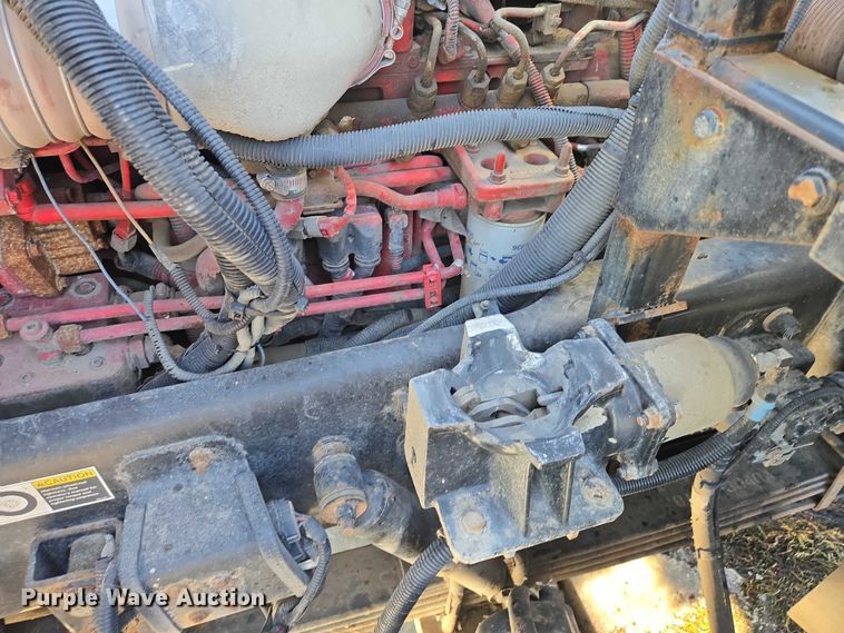 image for item EB1328 2010 Peterbilt 320 refuse truck