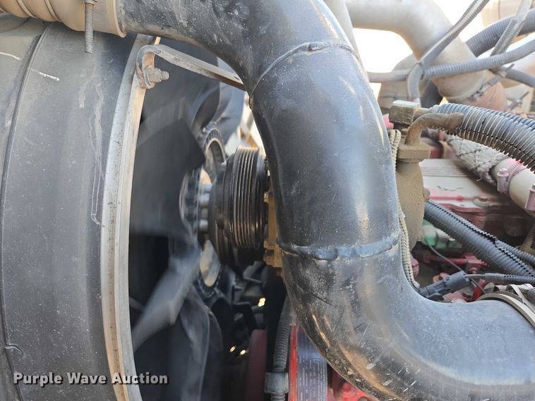 image for item EB1328 2010 Peterbilt 320 refuse truck