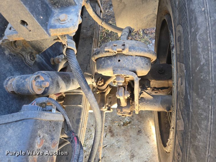 image for item EB1328 2010 Peterbilt 320 refuse truck