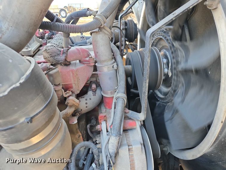 image for item EB1328 2010 Peterbilt 320 refuse truck