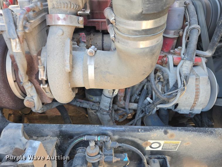 image for item EB1328 2010 Peterbilt 320 refuse truck