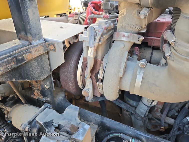 image for item EB1328 2010 Peterbilt 320 refuse truck