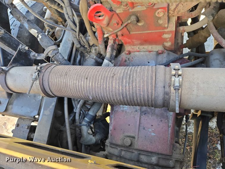 image for item EB1328 2010 Peterbilt 320 refuse truck