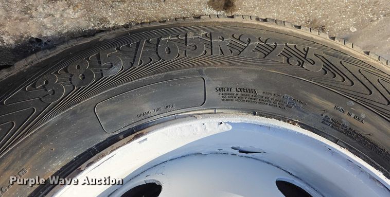 image for item EB1328 2010 Peterbilt 320 refuse truck