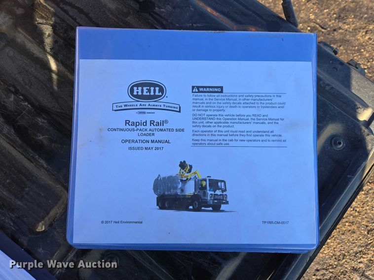 image for item EB1328 2010 Peterbilt 320 refuse truck