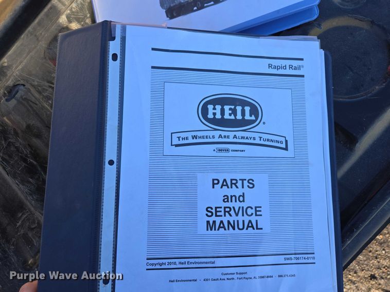 image for item EB1328 2010 Peterbilt 320 refuse truck