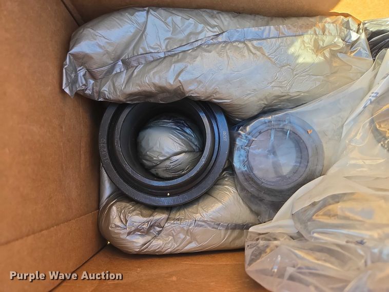 image for item EB1328 2010 Peterbilt 320 refuse truck