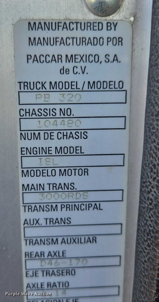 image for item EB1328 2010 Peterbilt 320 refuse truck