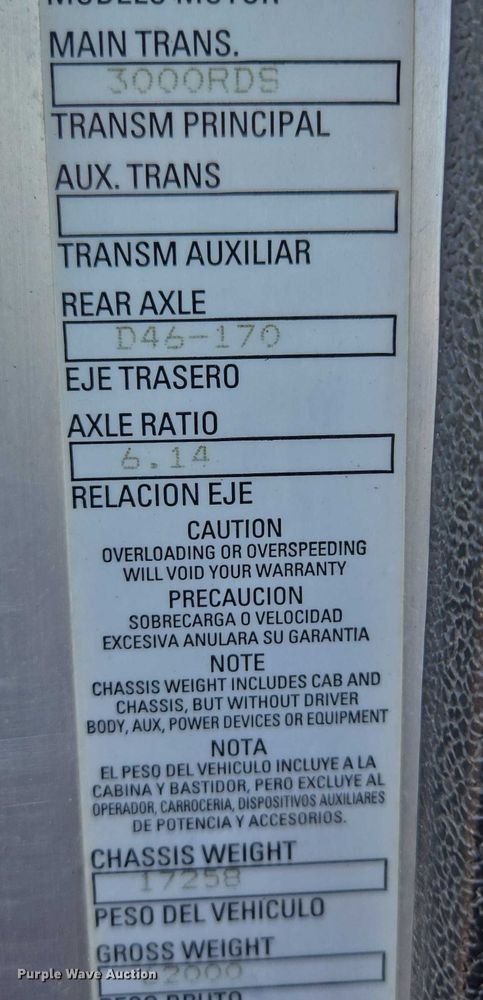 image for item EB1328 2010 Peterbilt 320 refuse truck