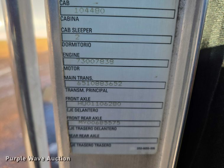 image for item EB1328 2010 Peterbilt 320 refuse truck