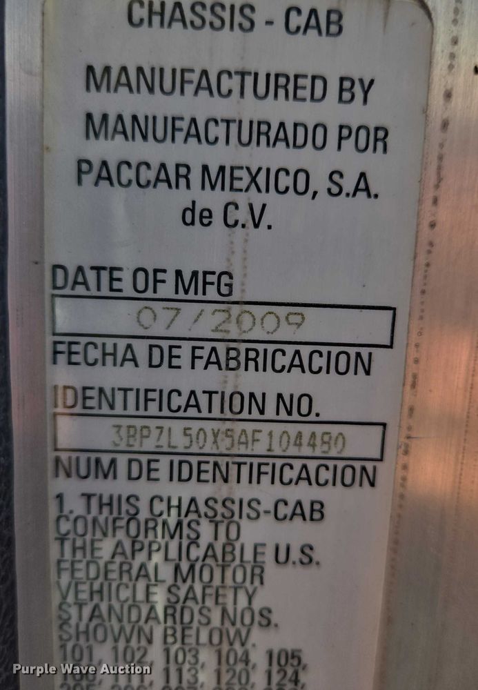 image for item EB1328 2010 Peterbilt 320 refuse truck