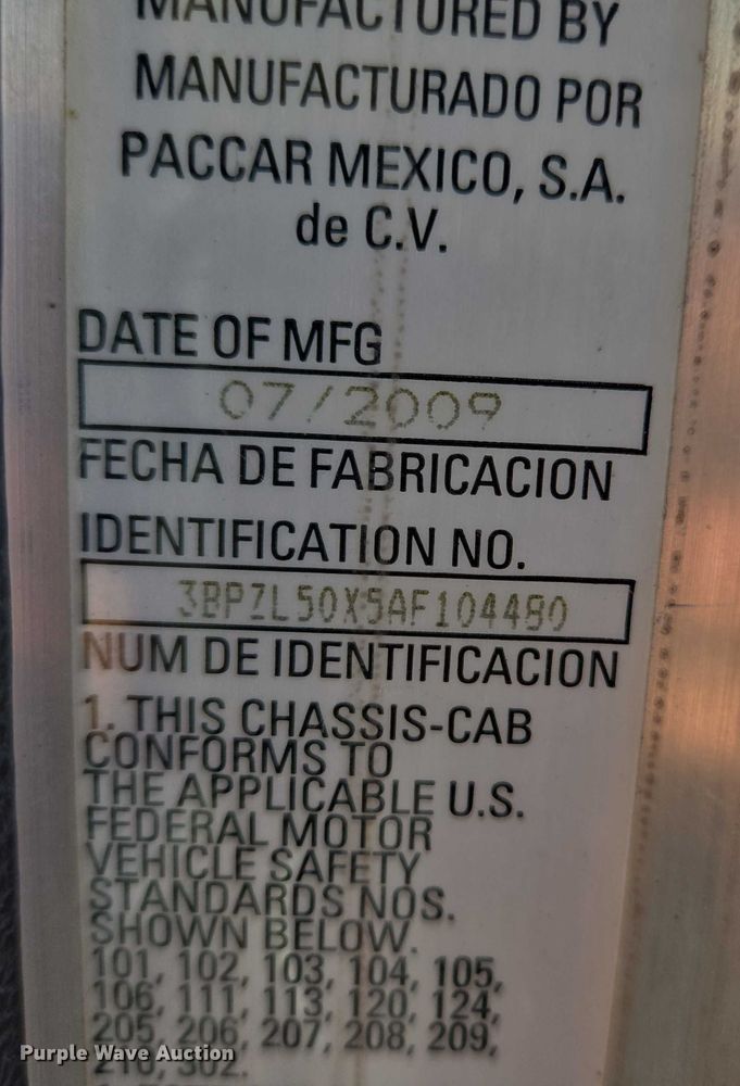 image for item EB1328 2010 Peterbilt 320 refuse truck