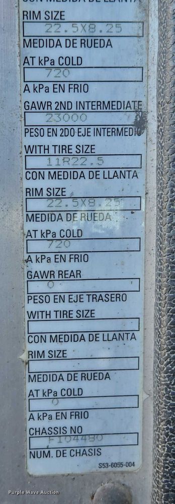 image for item EB1328 2010 Peterbilt 320 refuse truck