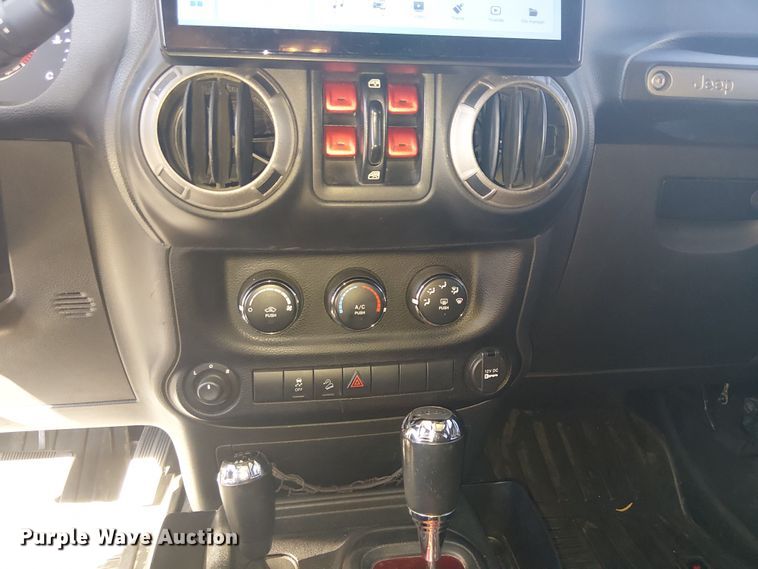 image for item EC1262 2013 Jeep Wrangler SUV