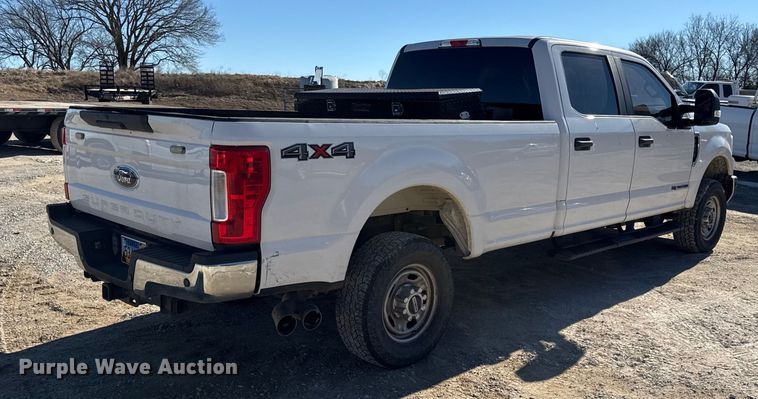 image for item EC4557 2017 Ford F250 Crew Cab pickup truck