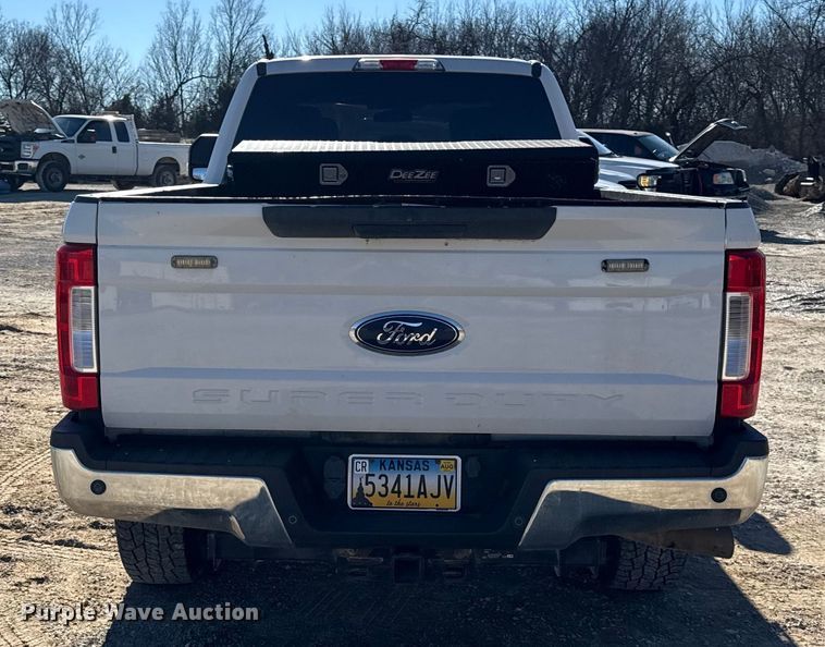 image for item EC4557 2017 Ford F250 Crew Cab pickup truck