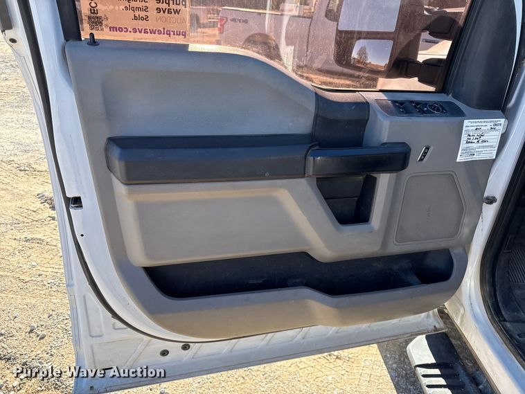 image for item EC4557 2017 Ford F250 Crew Cab pickup truck