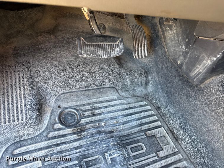 image for item EC4557 2017 Ford F250 Crew Cab pickup truck