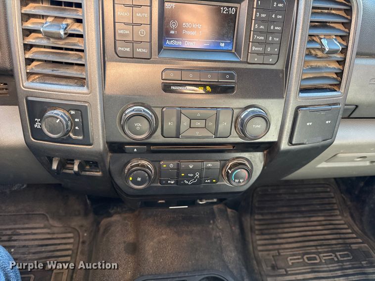 image for item EC4557 2017 Ford F250 Crew Cab pickup truck