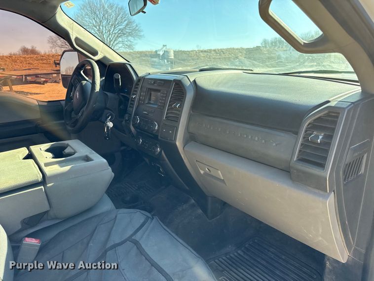 image for item EC4557 2017 Ford F250 Crew Cab pickup truck