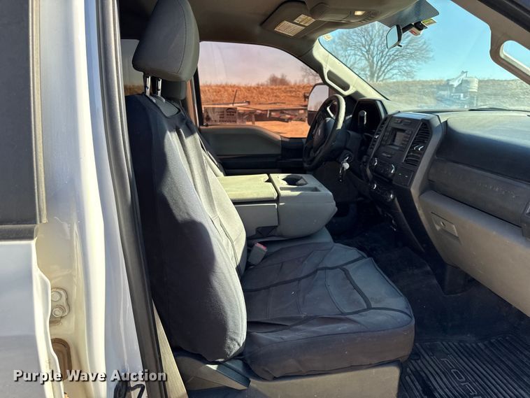 image for item EC4557 2017 Ford F250 Crew Cab pickup truck