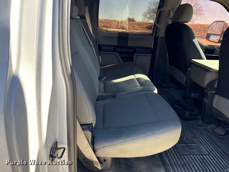 image for item EC4557 2017 Ford F250 Crew Cab pickup truck