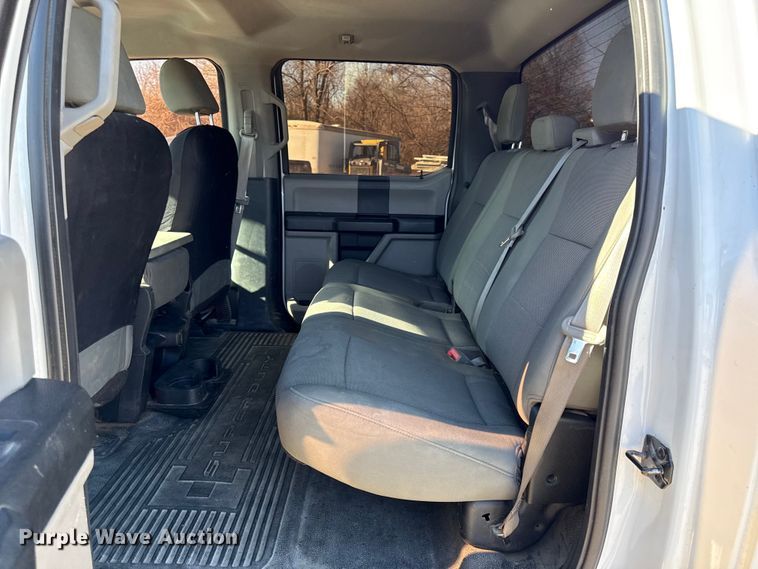 image for item EC4557 2017 Ford F250 Crew Cab pickup truck