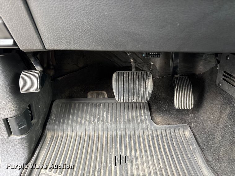 image for item EC8237 2012 Ford F150 Crew Cab pickup truck