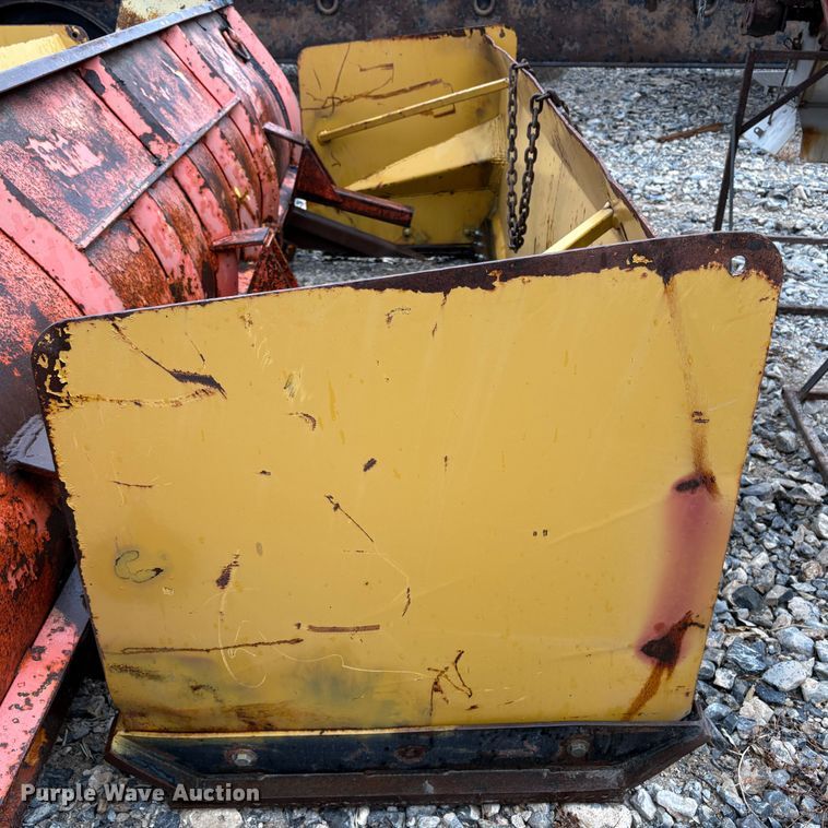 image for item EC8242 Skid steer snow pusher