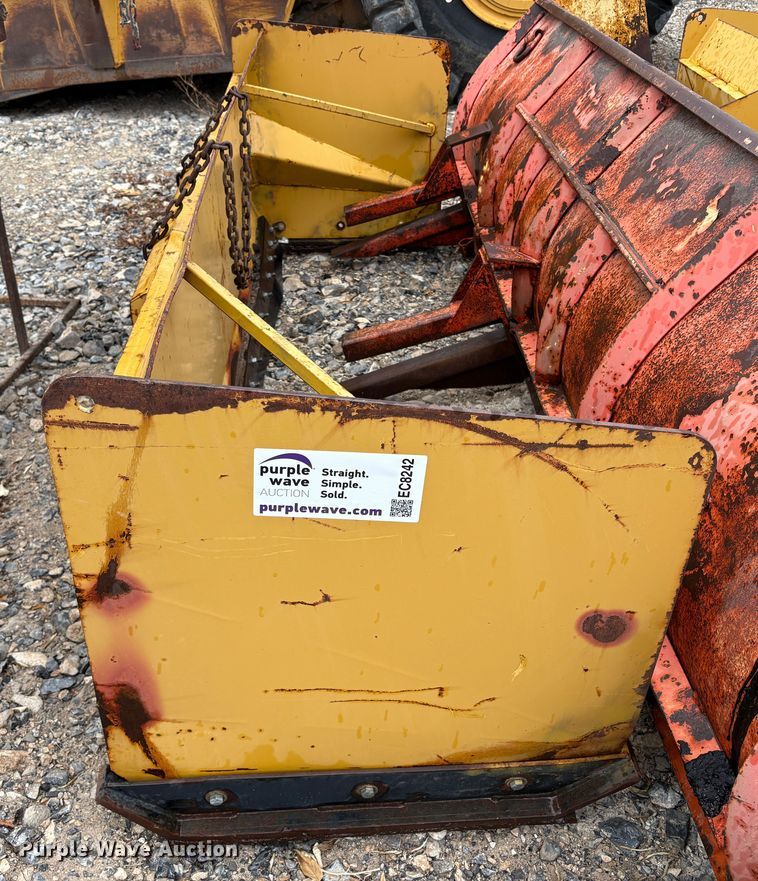 image for item EC8242 Skid steer snow pusher