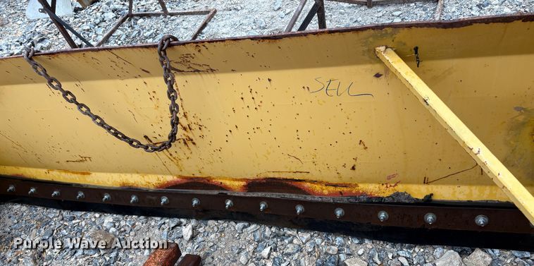 image for item EC8242 Skid steer snow pusher