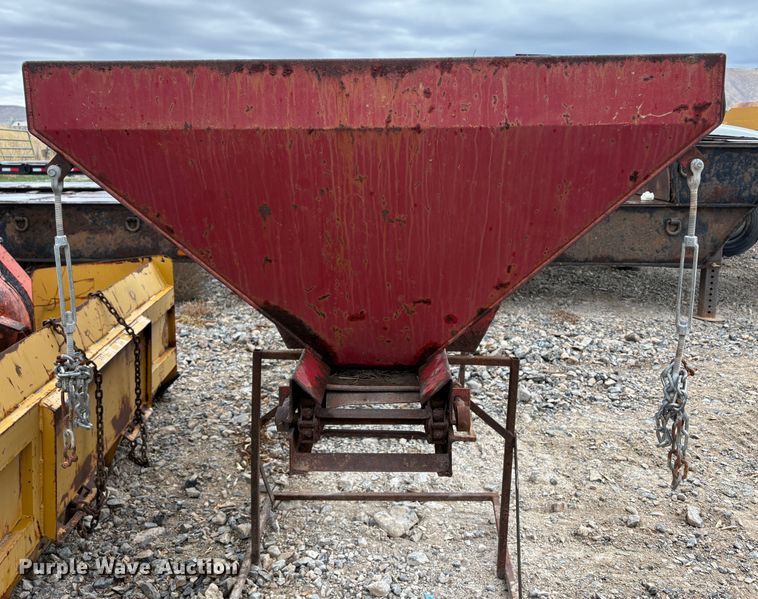 image for item EC8243 Western spreader