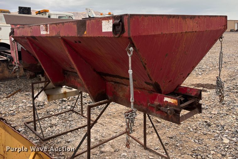 image for item EC8243 Western spreader