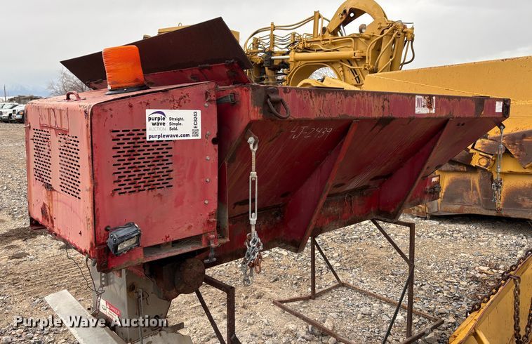 image for item EC8243 Western spreader