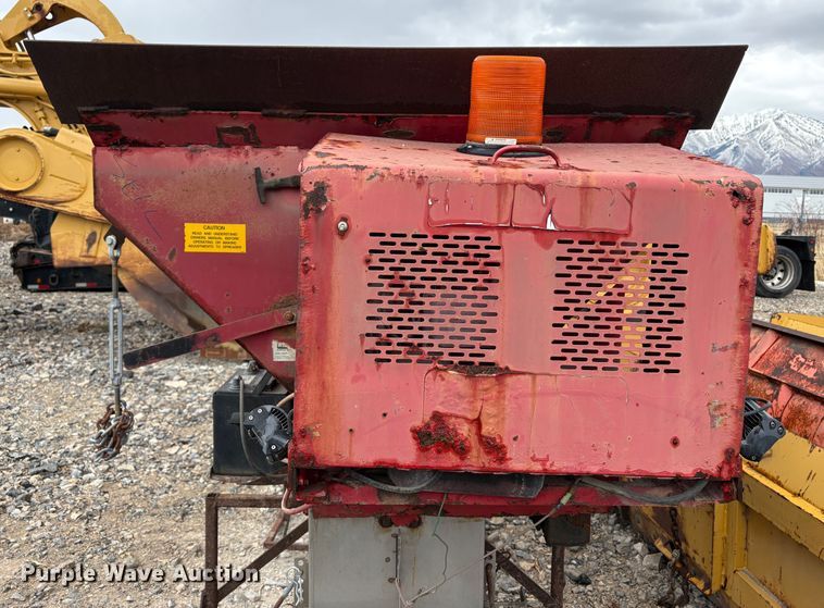 image for item EC8243 Western spreader