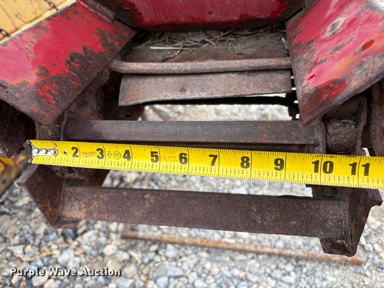 image for item EC8243 Western spreader