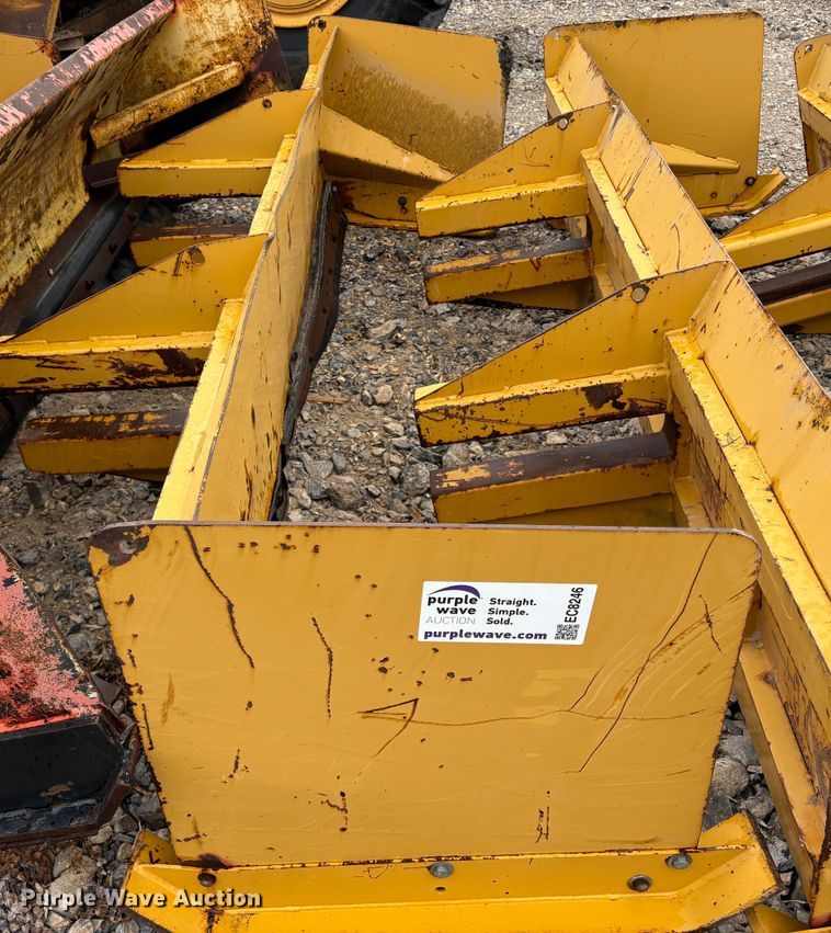 image for item EC8246 Snow pusher