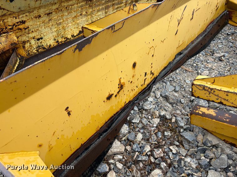 image for item EC8246 Snow pusher