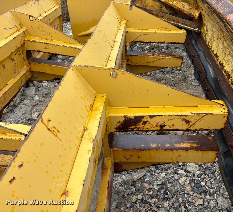 image for item EC8246 Snow pusher