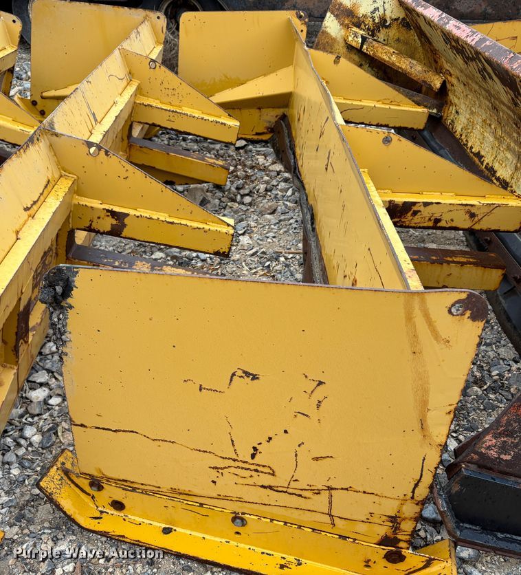 image for item EC8246 Snow pusher